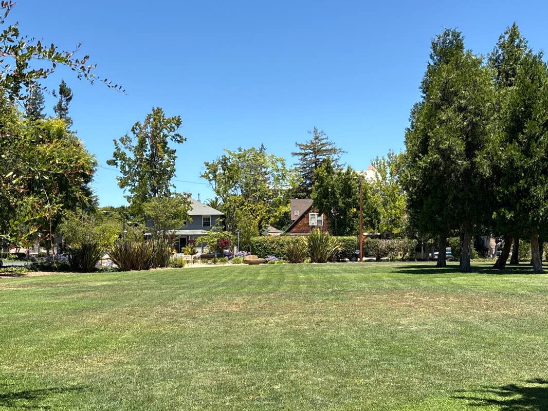 walking near me in Heritage Park in summer