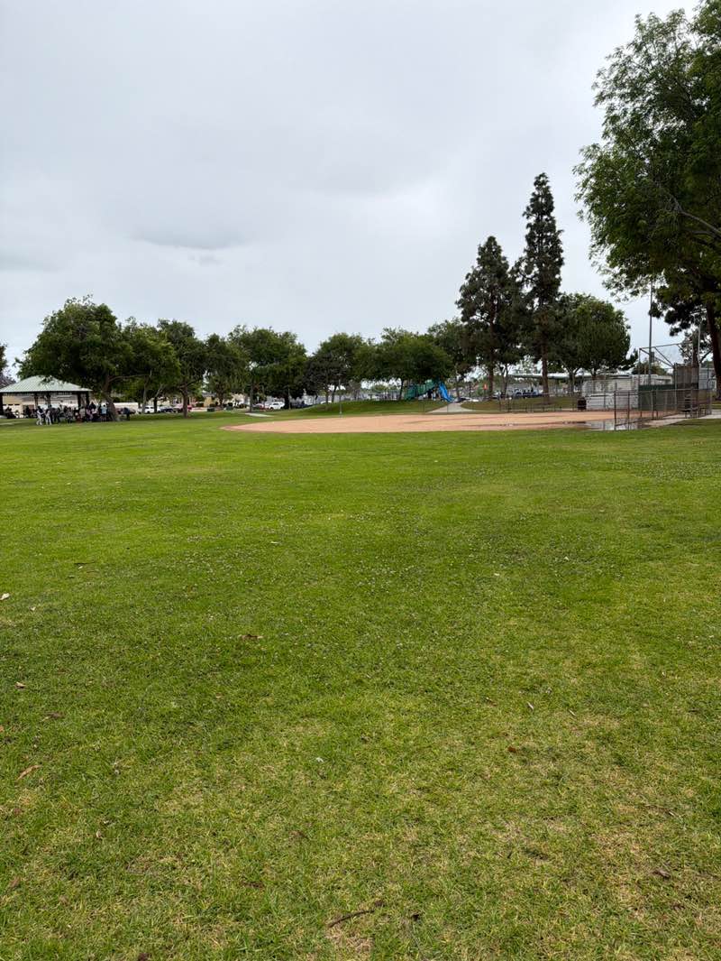 walking near me in Simon Bolivar Park in spring