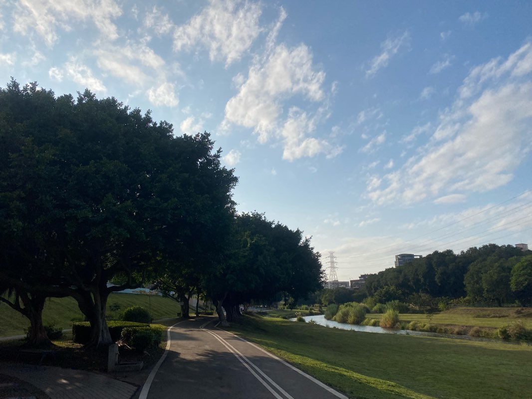 walking near me in Heshuang NO. 21 Riverside Park in winter