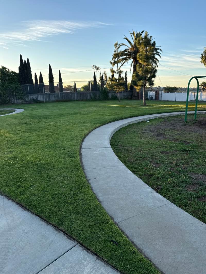 walking near me in Sweetwater Heights Park in spring