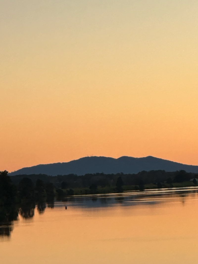 walking near me in Riverside Park in summer
