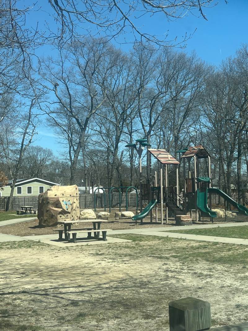 walking near me in Morris Ave Park in winter