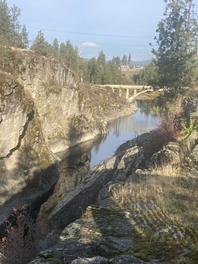 walking near me in Falls Park in autumn