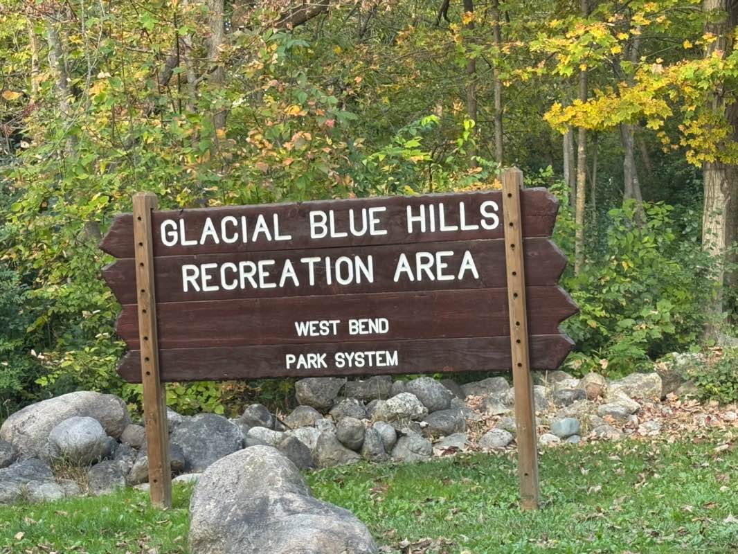 walking near me in Glacial Blue Hills Recreation Area in autumn