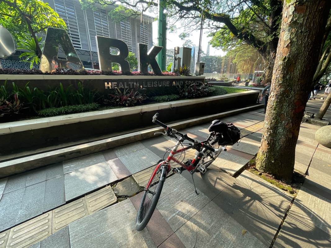walking near me in taman mesjid istiqomah in summer