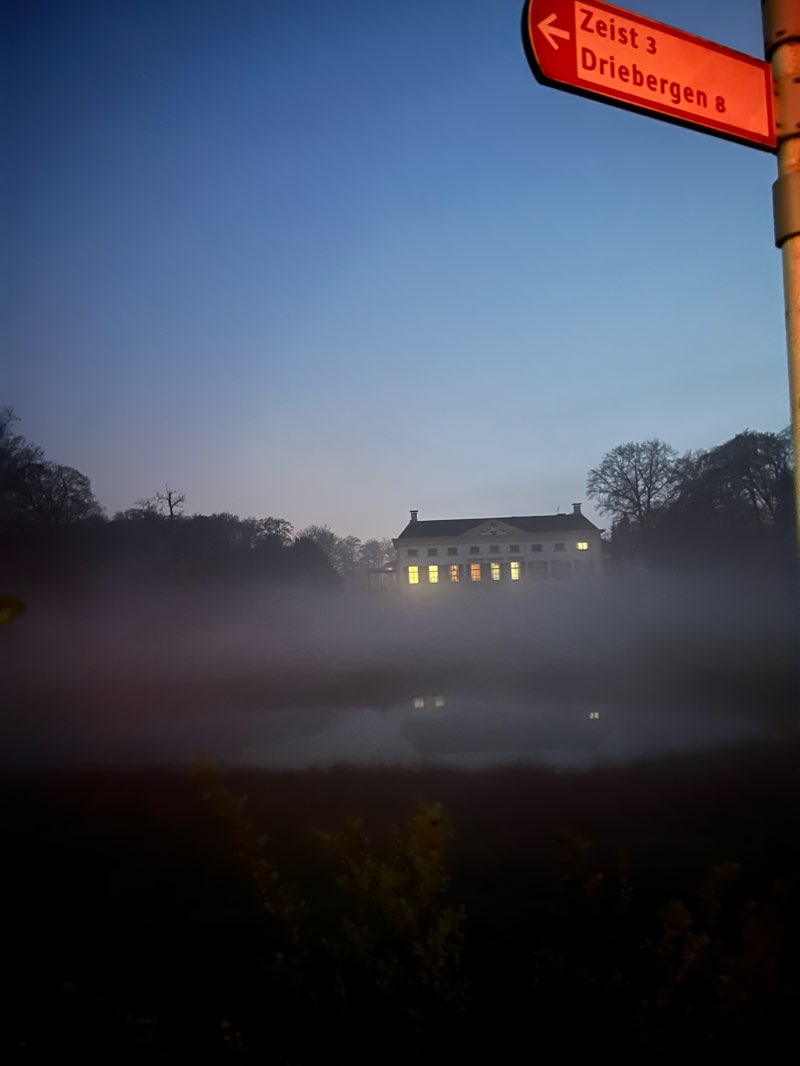 walking near me in Natuurpark Bloeyendael in winter