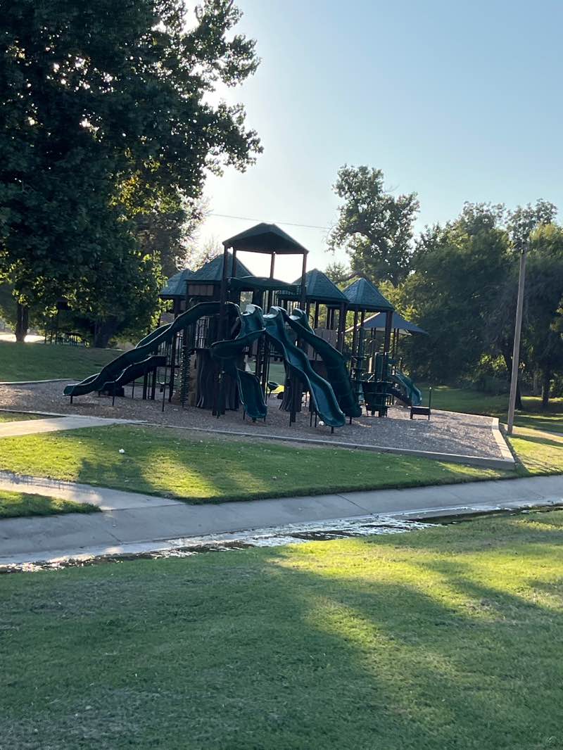 walking near me in Glenwood Park in autumn