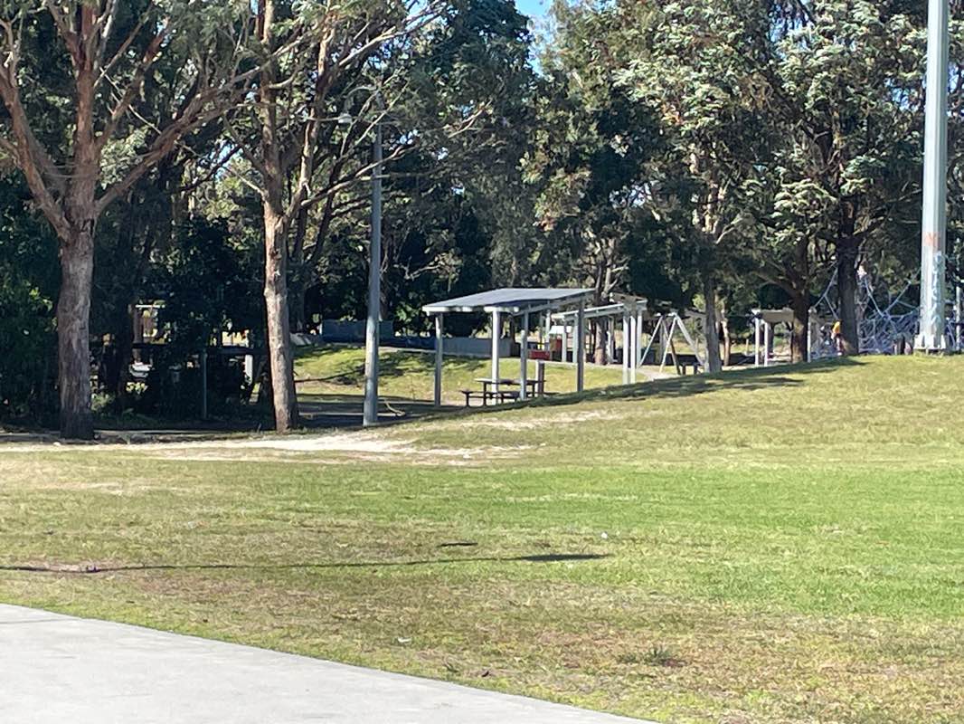 walking near me in Peninsula Recreation Precinct in spring