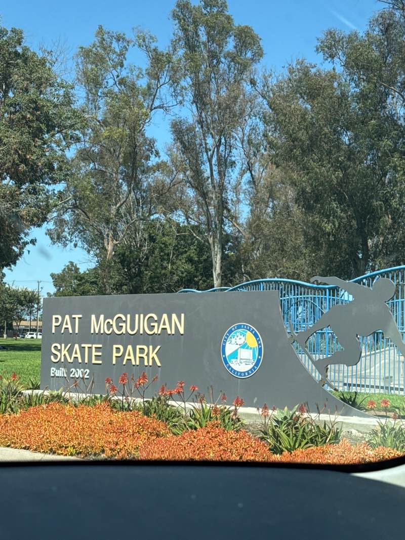 walking near me in Centennial Park in autumn