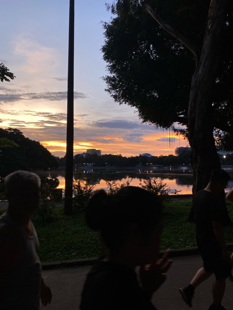 walking near me in Đảo Thống Nhất in winter