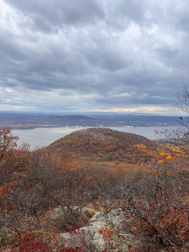 walking near me in Hudson Highlands State Park in winter