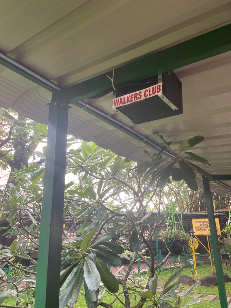 walking near me in amarjawan Park in summer