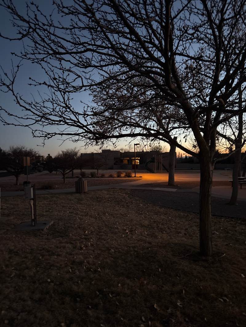 walking near me in Sobradora Park in spring