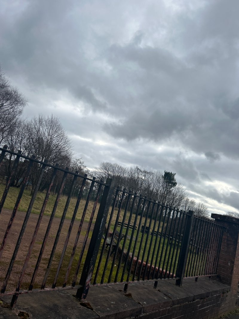 walking near me in Beardmore Community Park in spring