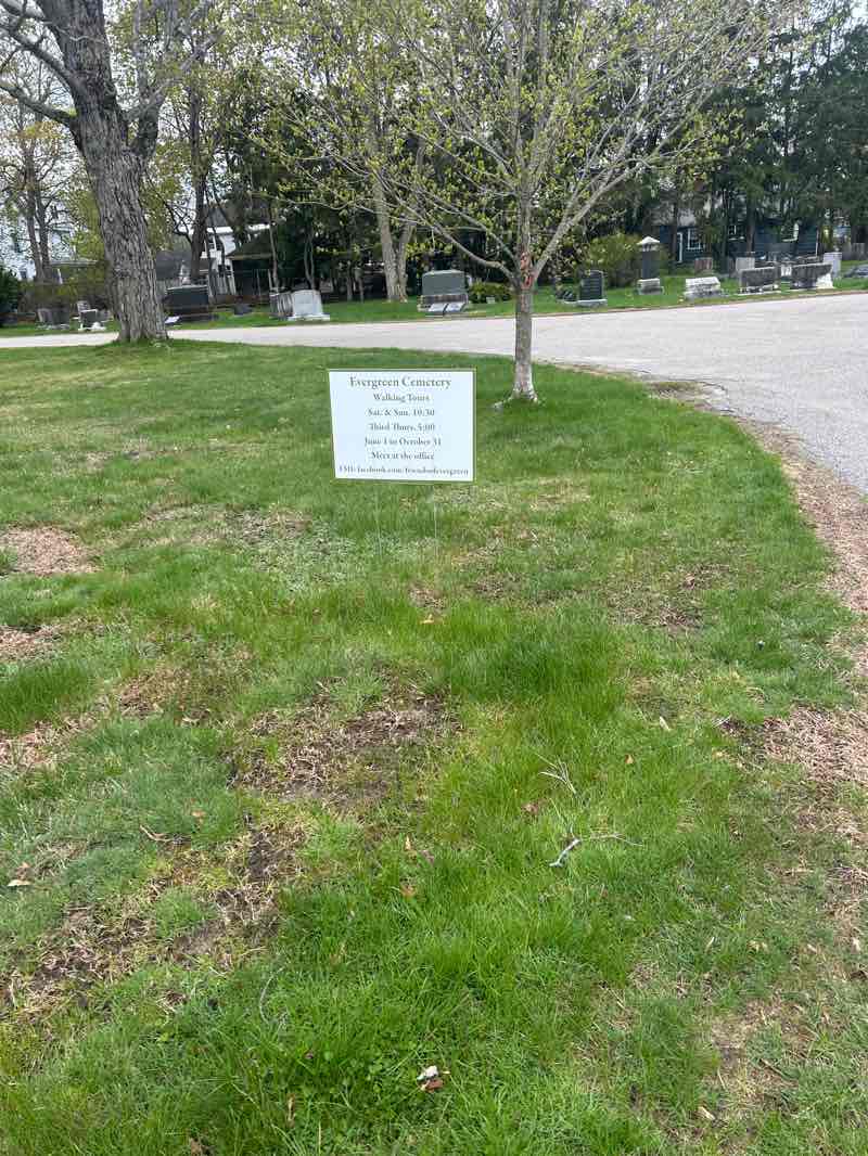walking near me in Mayor Baxter Woods in spring