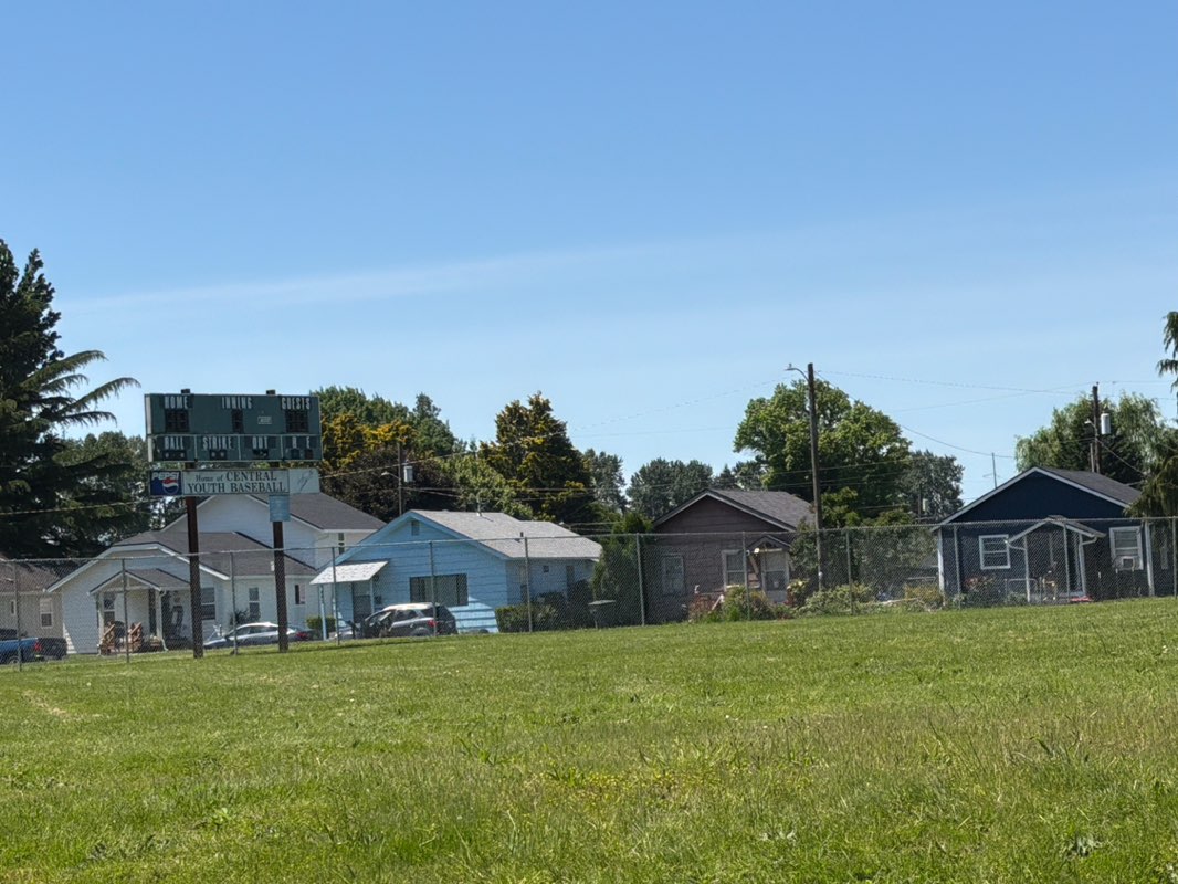 walking near me in Archie Anderson Park in summer