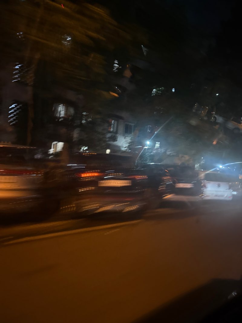 walking near me in Meenatai Thackrey Park in autumn