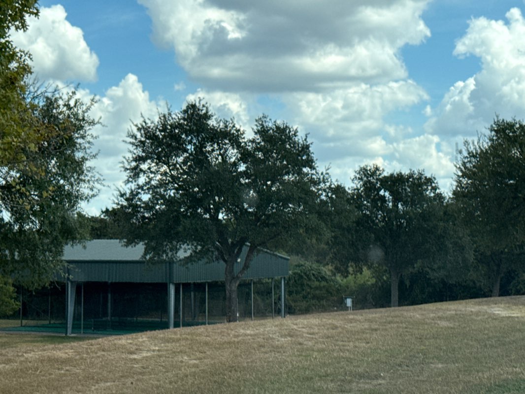 walking near me in Linda Anderson Park in autumn
