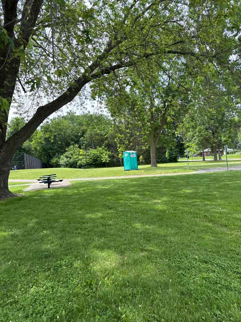 walking near me in Howard Johnson Park in summer