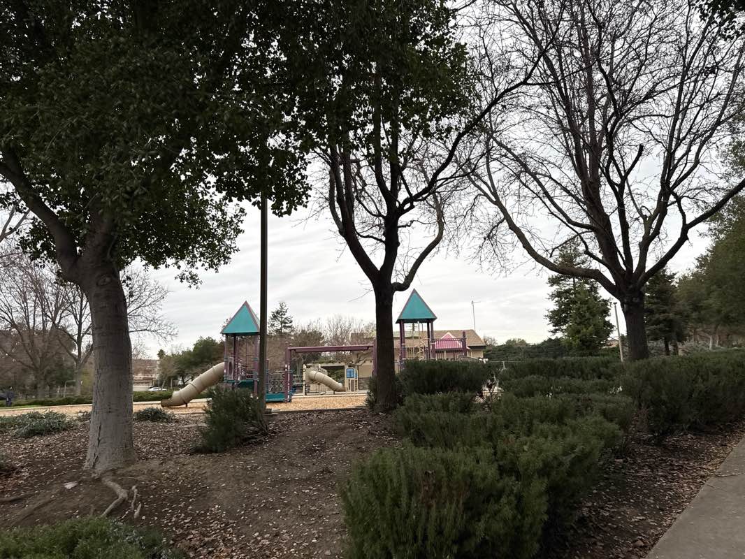 walking near me in Ted Fairfield Park in winter