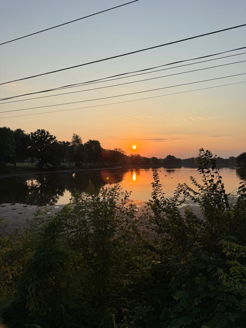 walking near me in Lakeview Park in autumn