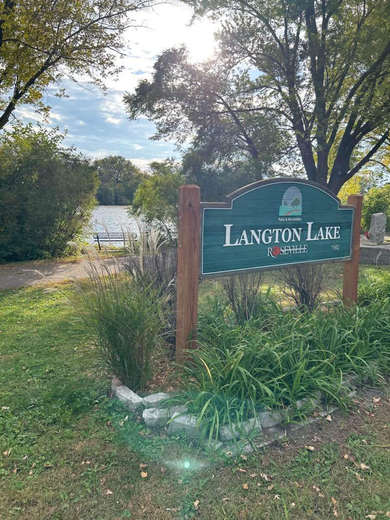 walking near me in Langton Lake Park in autumn