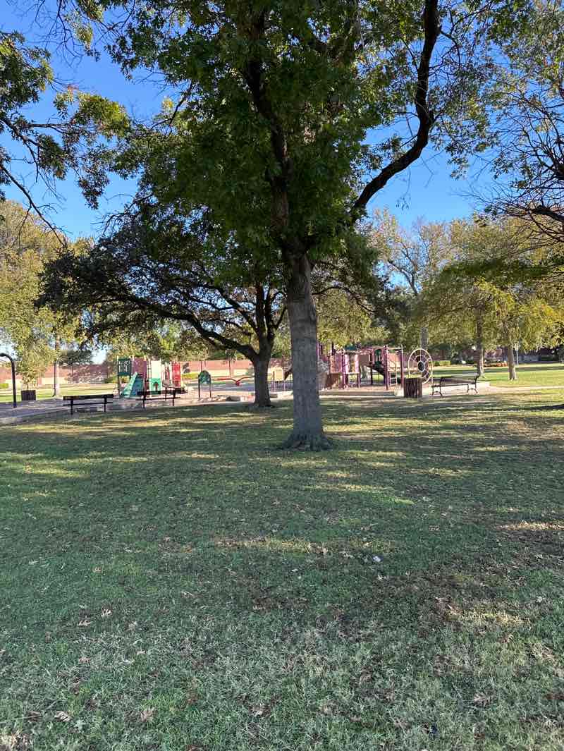 walking near me in Richland Park in autumn