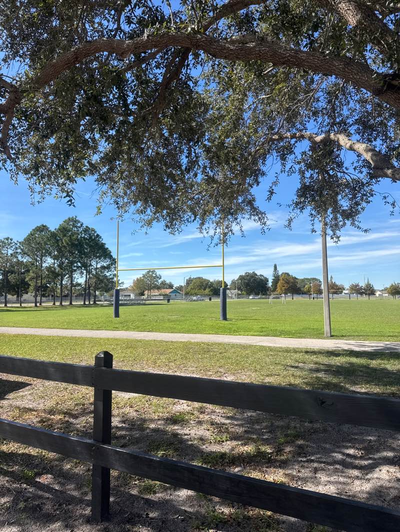 walking near me in Archie Gordon Memorial Park in autumn