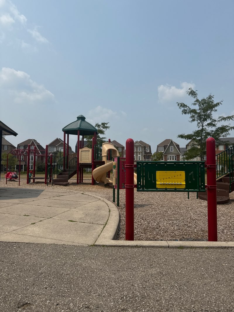 walking near me in Gastle Park in autumn