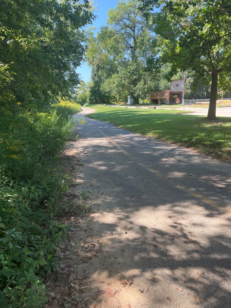 walking near me in Greentree Park in winter