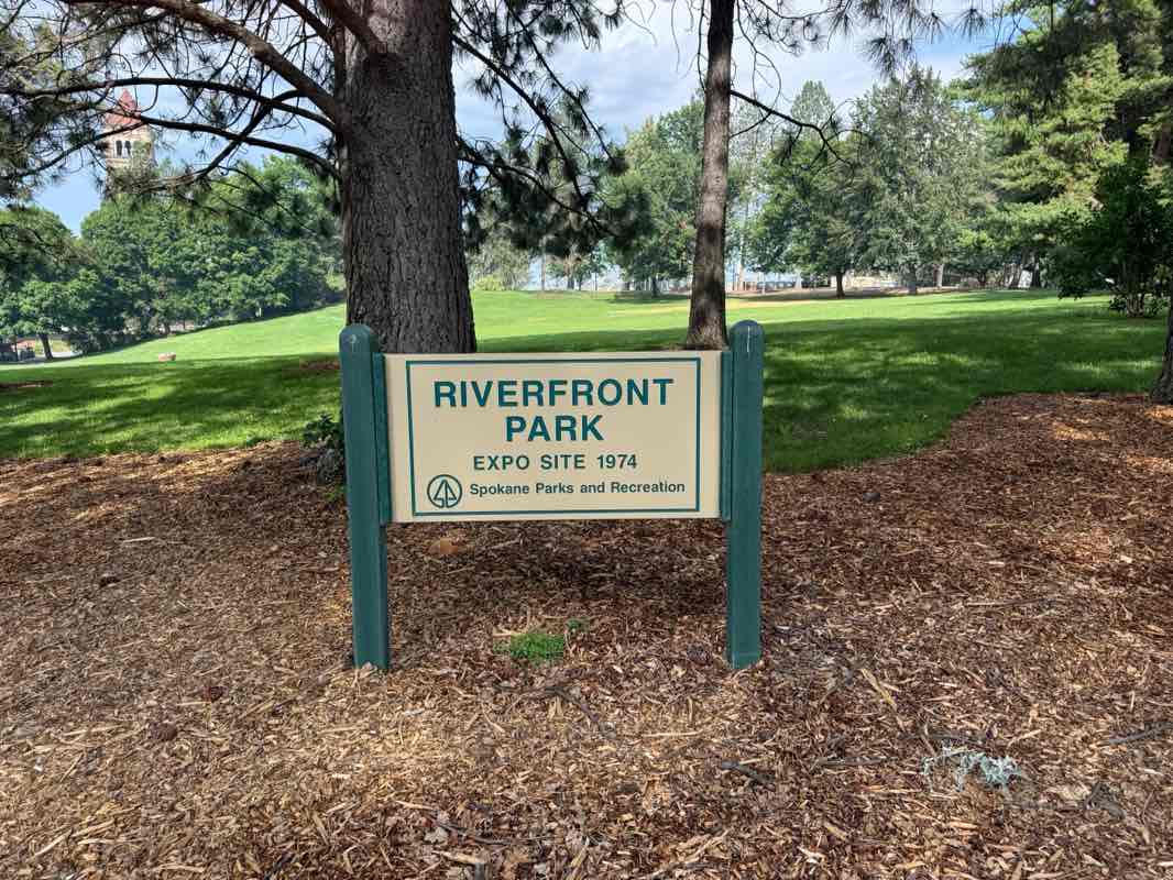 walking near me in Riverfront Park in summer