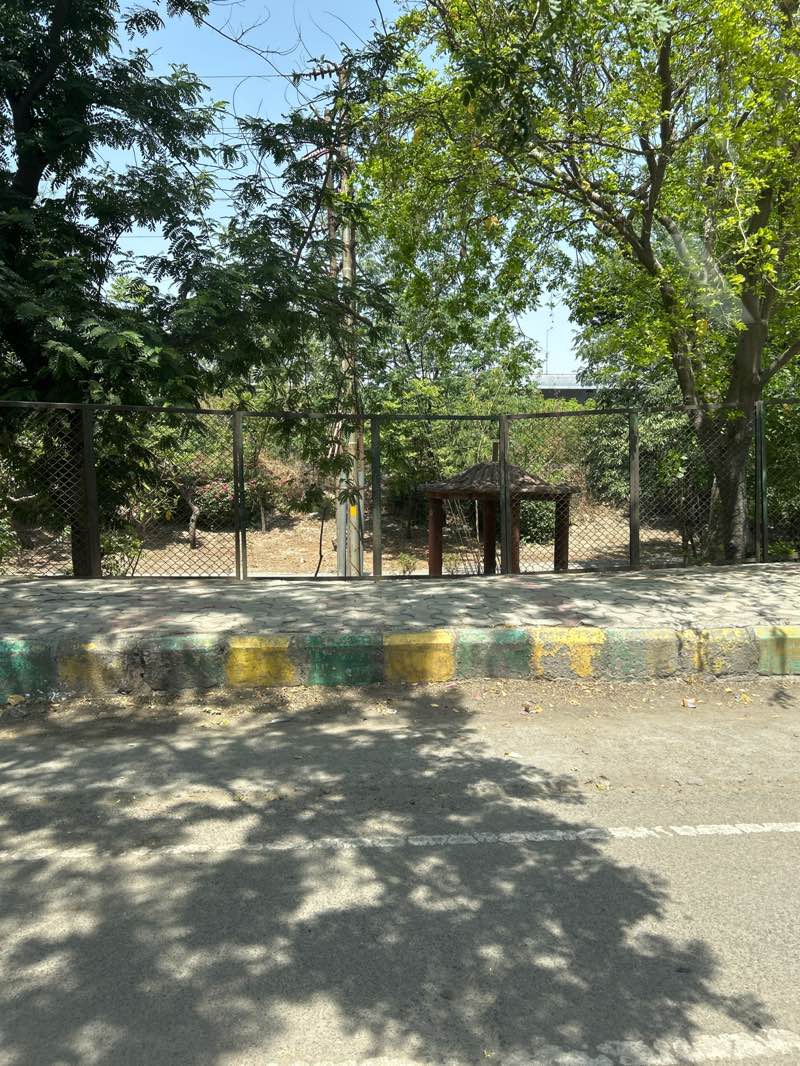 walking near me in green valley park in spring