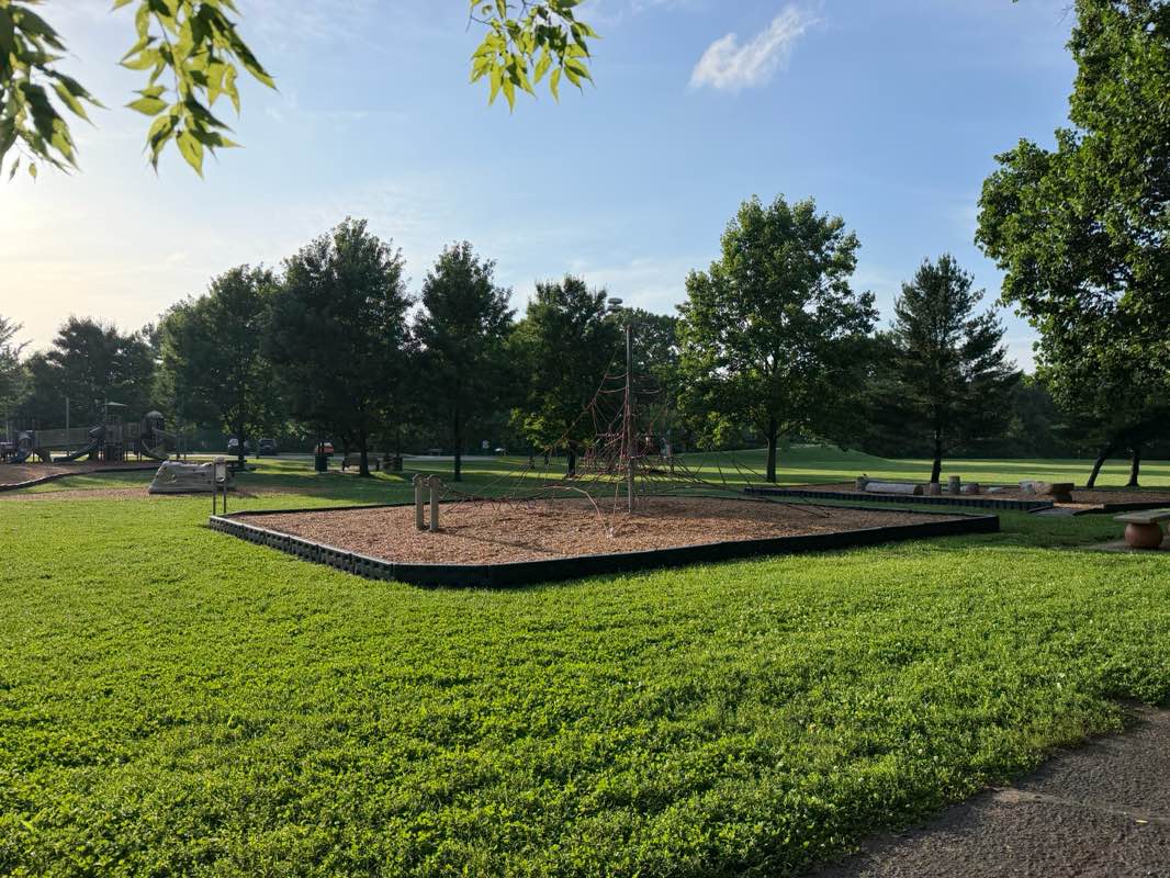 walking near me in Fort Granger in summer