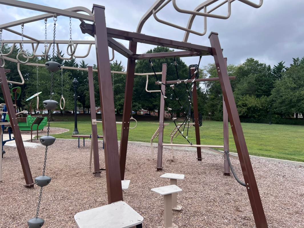 walking near me in Lorton Park in autumn