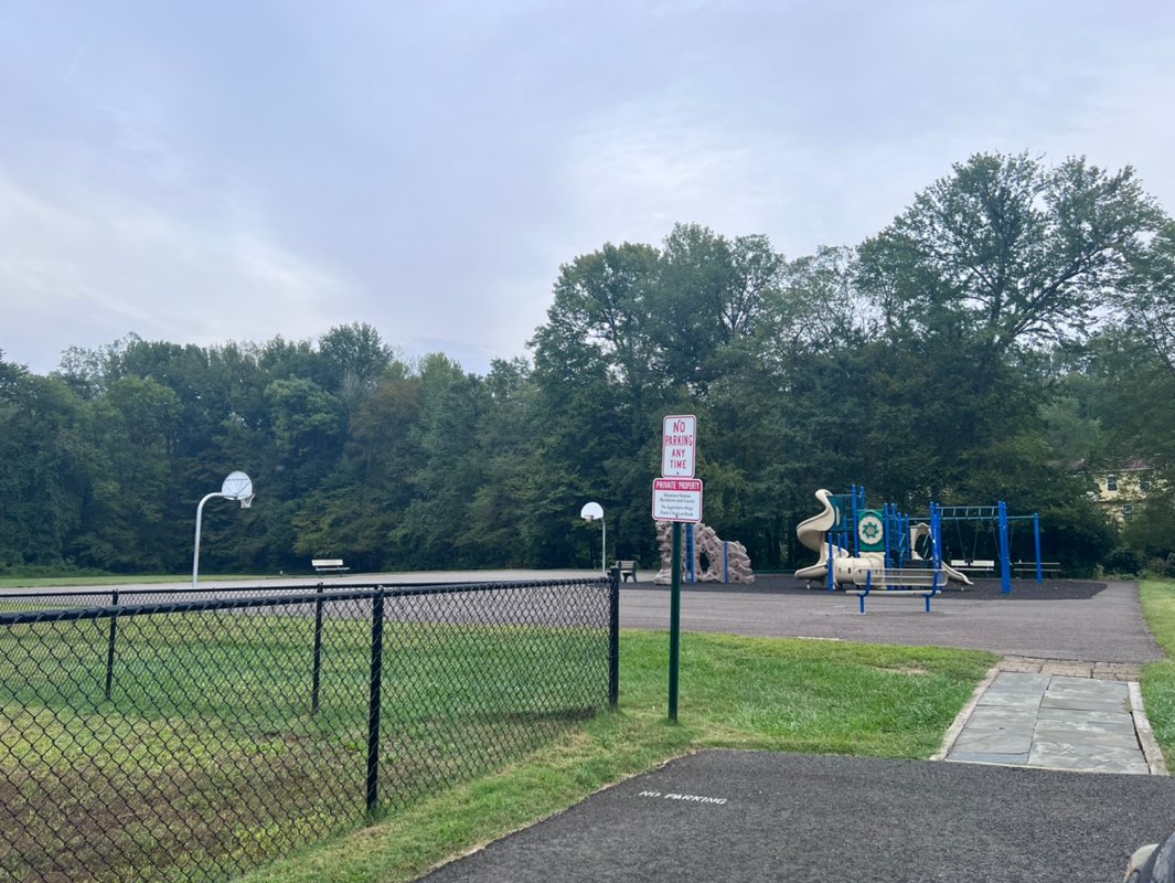 walking near me in Shannon Station Park in autumn