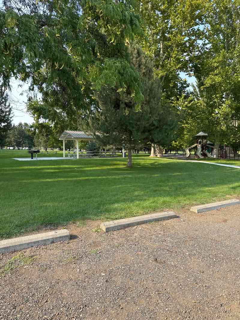 walking near me in Potholes State Park in autumn