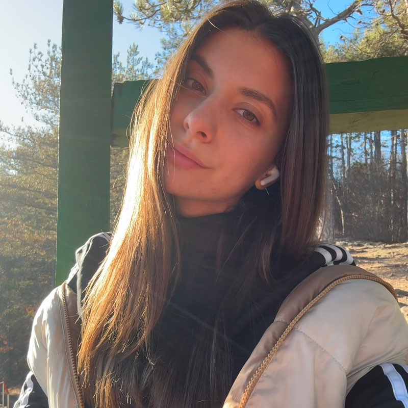 Криси Костадинова