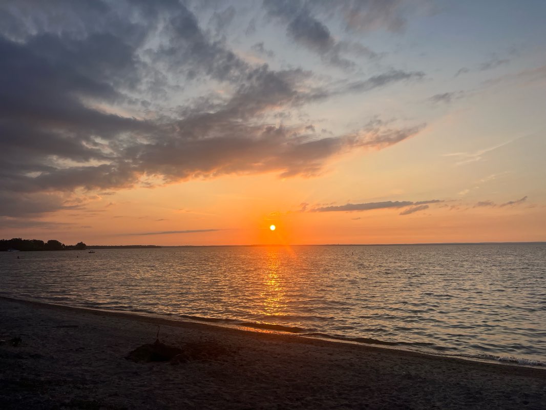 walking near me in Willow Beach Park in summer