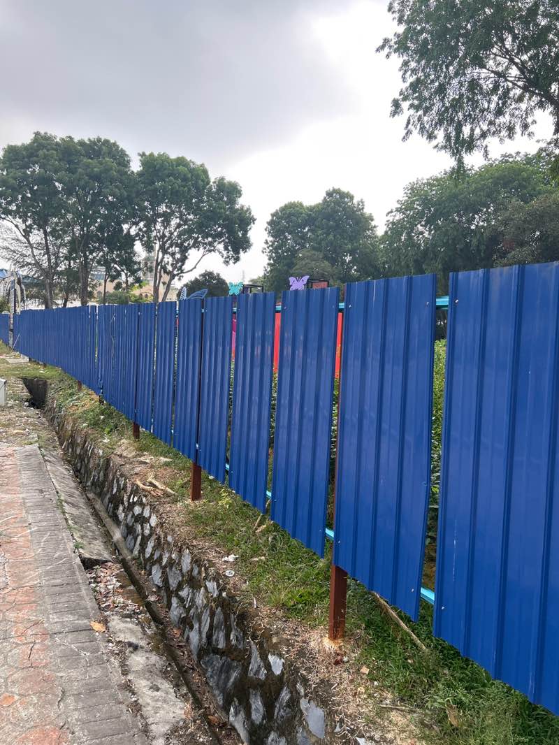 walking near me in Taman Awan in autumn