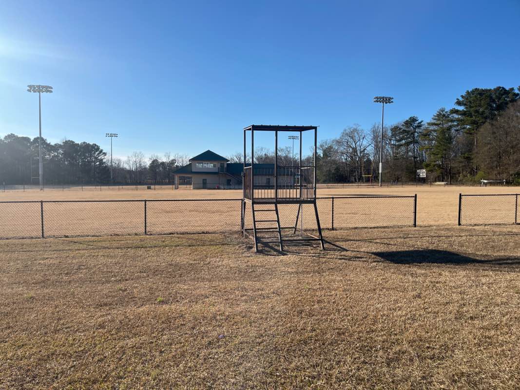 walking near me in Warren Holder Park in winter