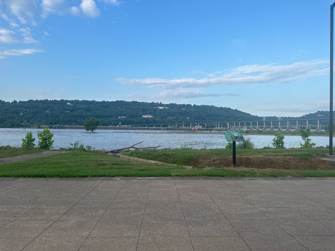walking near me in La Harpe View Park in summer