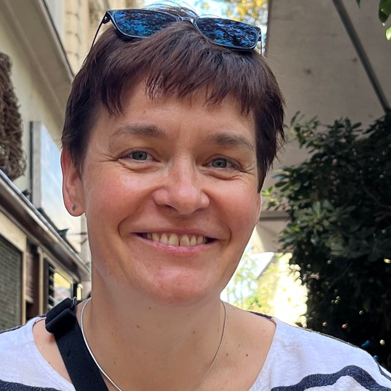 Susanne Karas profile