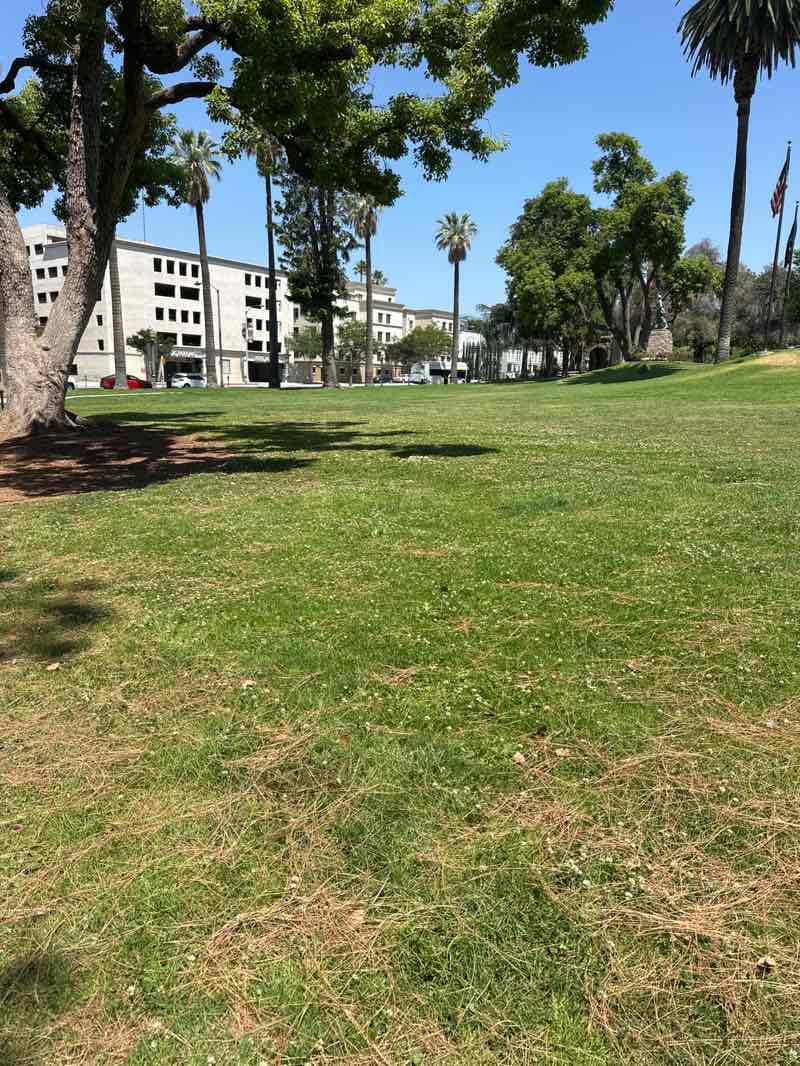 walking near me in Pasadena Memorial Park in summer