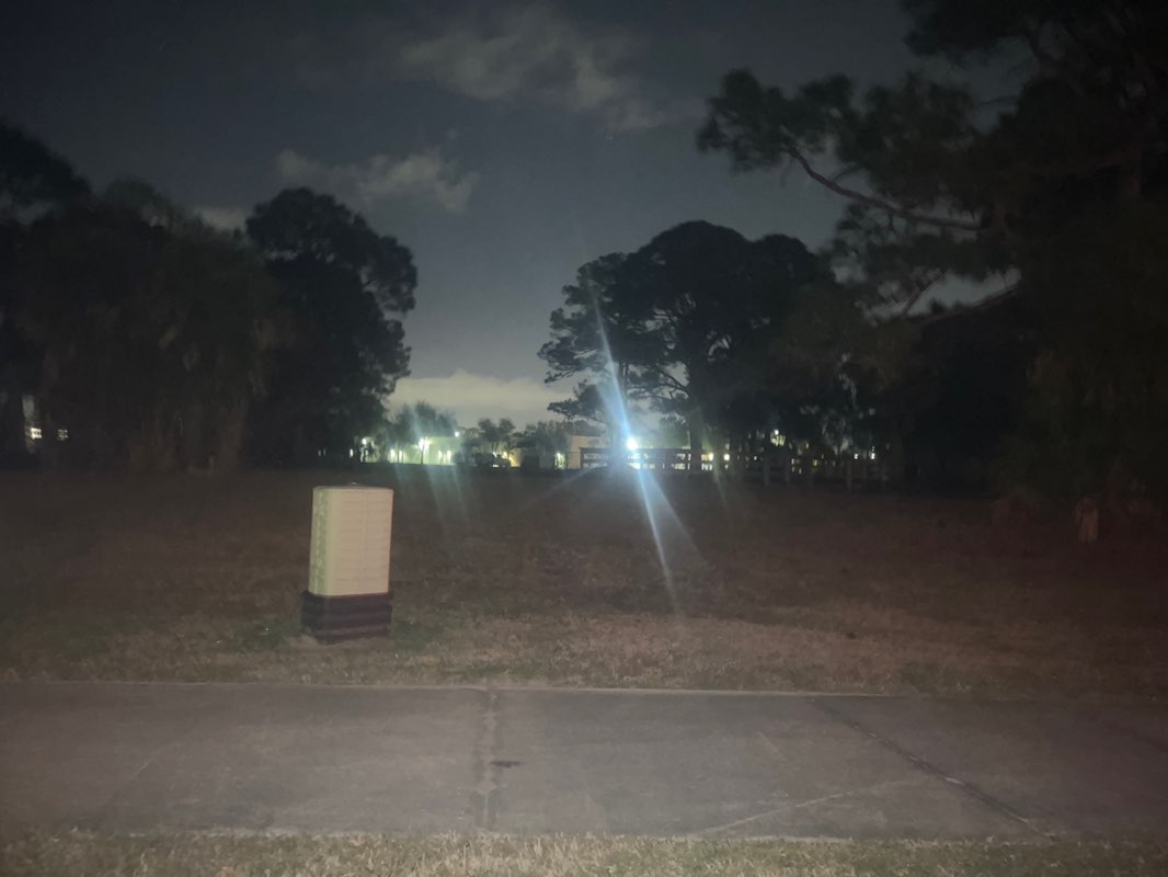 walking near me in Oak View Park in spring