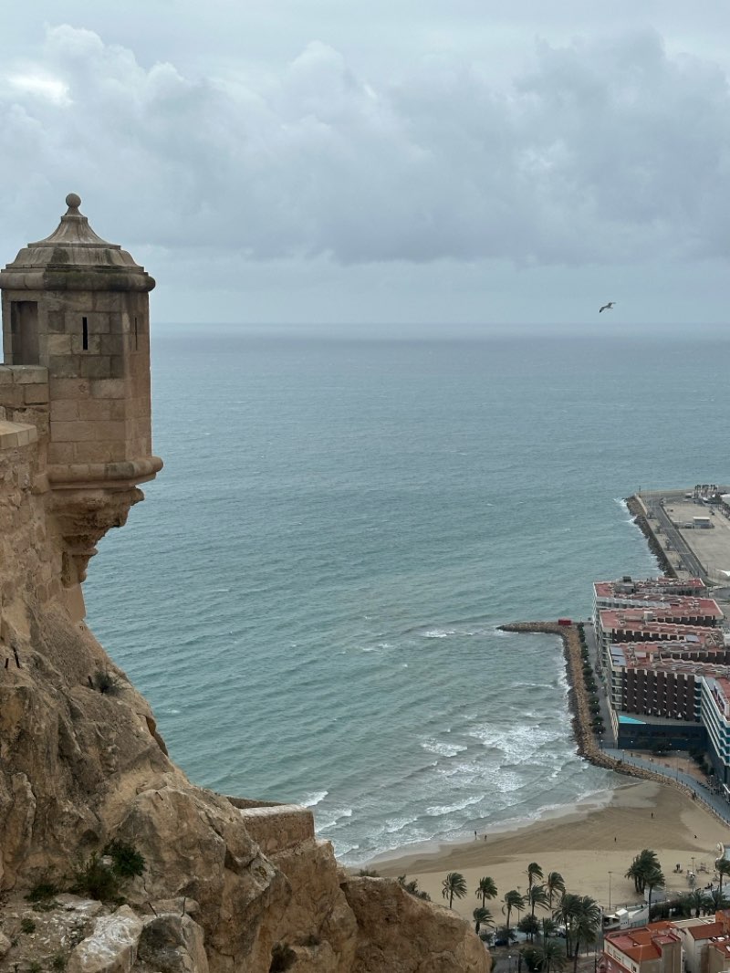 walking near me in Parc de l'Ereta / Parque La Ereta in spring