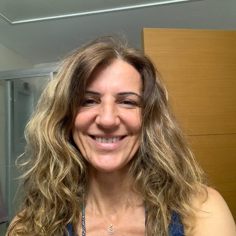 Özden Uğur profile