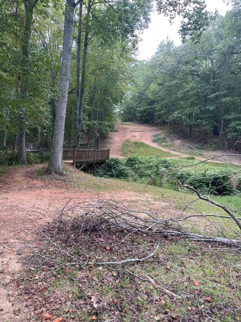 walking near me in Va-Du-Mar McMillan Regional Park in winter