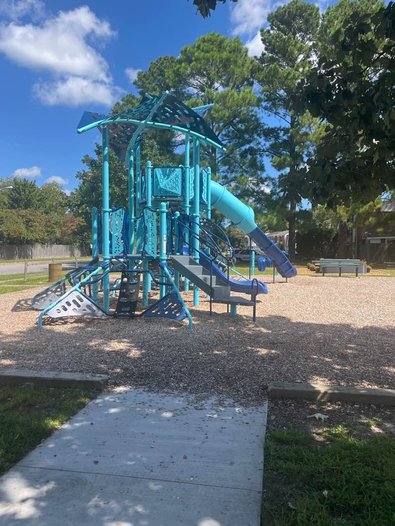 walking near me in Level Green Park in autumn