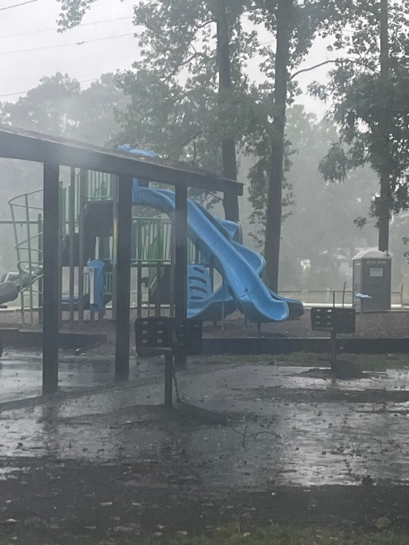 walking near me in Poplar Hall Park in autumn