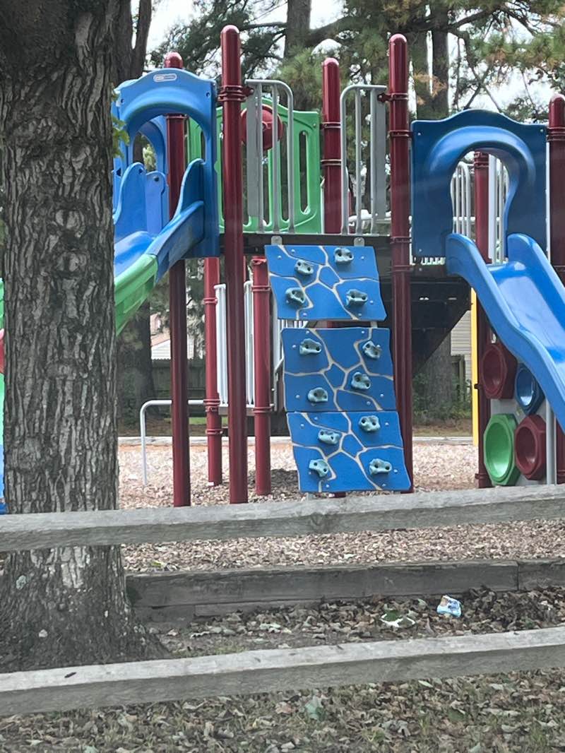 walking near me in Cascade Boulevard Park in autumn